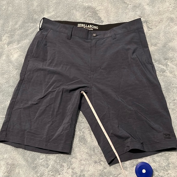 Billabong submersibles men’s hybrid shorts 33 x 21.5 - Picture 1 of 5